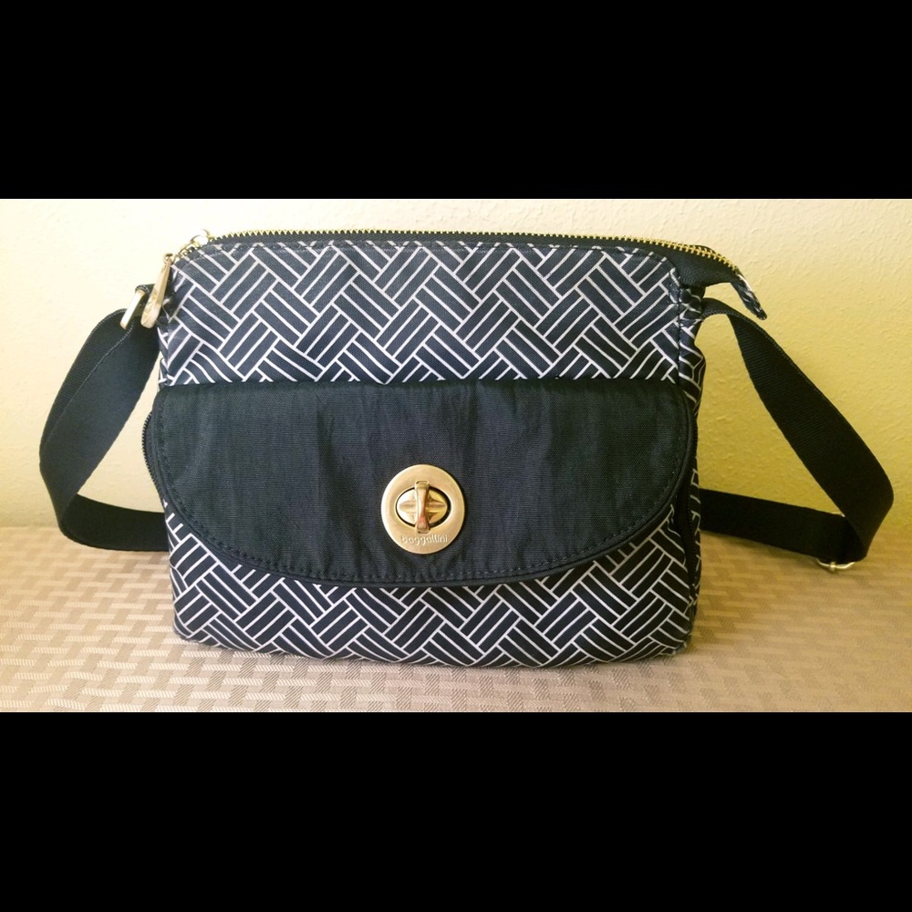 Baggallini Crossbody Purse